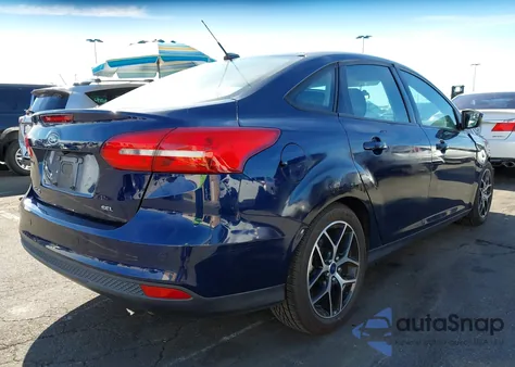 2017 Ford Focus Sel z USA, uszkodzony, nr VIN 1FADP3H22HL235939